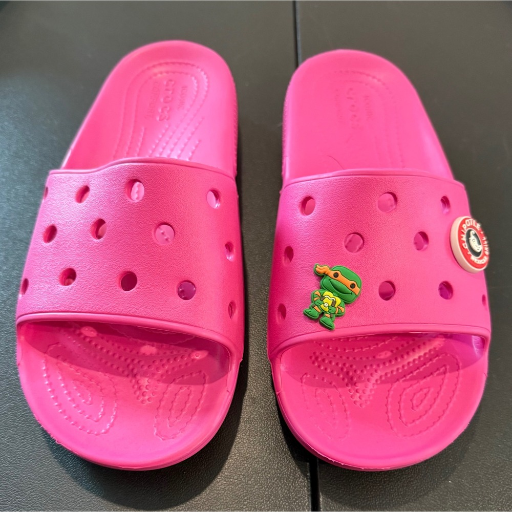 Crocs Womens 7 Classic Slide Sandals Pink Comfort Casual Vacation Beach